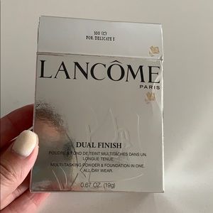 Lancôme dual finish powder